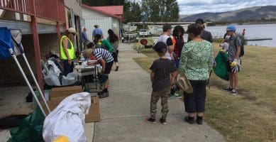 TCC supports Lake Tuggeranong Clean-up on Sunday 15 October, 2017